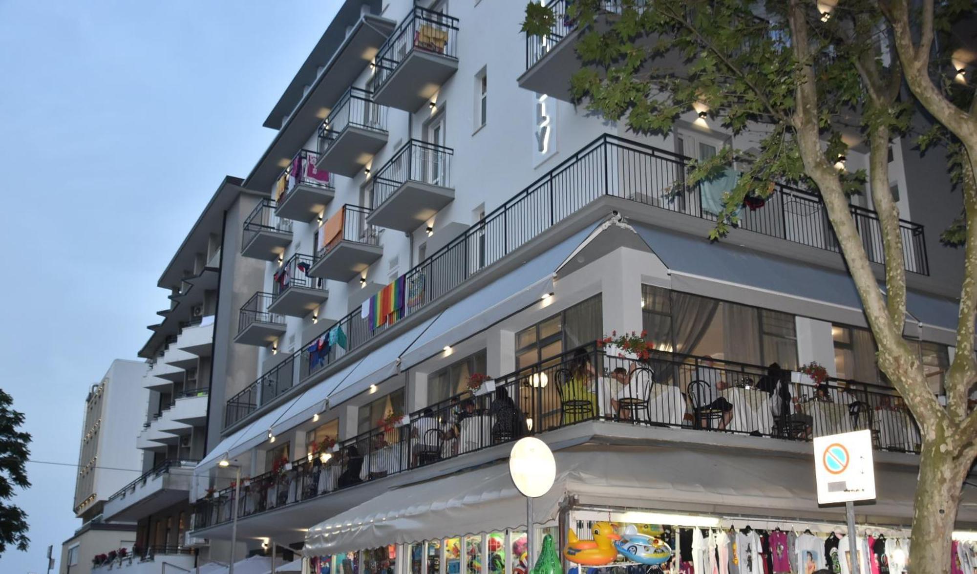 Lively Hotel Bellaria-Igea Marina Exterior photo